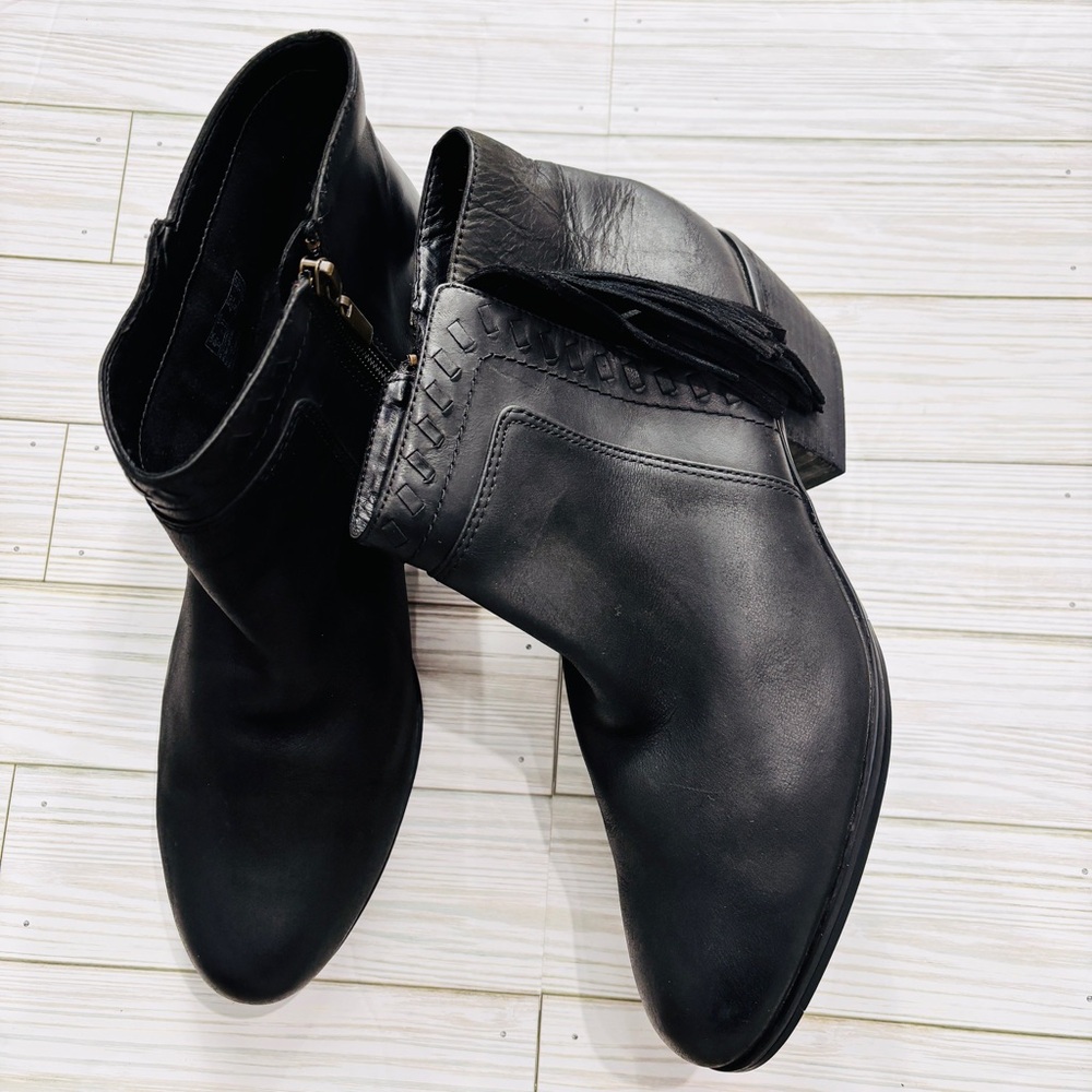Clarks Artisan Black Ankle Boots Size 11